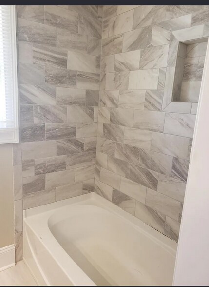 Building Photo - 3119 Eastwood Dr