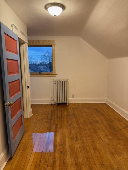 Building Photo - 1922 Grange Ave