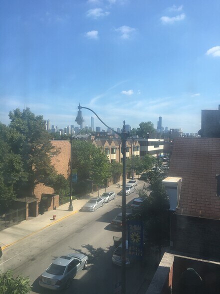 Building Photo - 2040 N Halsted St