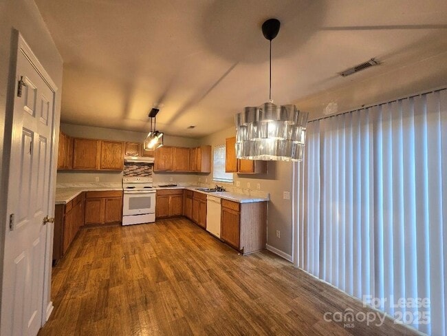 Building Photo - 5320 Peach Pl Ln