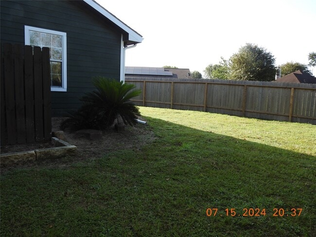 Building Photo - 34819 Lake Point