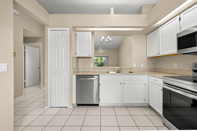 Building Photo - 14772 Laguna Beach Cir