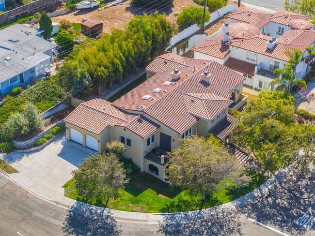 Building Photo - Beautifully Renovated Torrance Home!