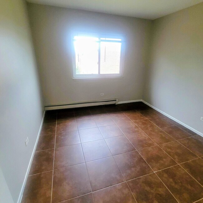 Building Photo - 1089 Dickens Way
