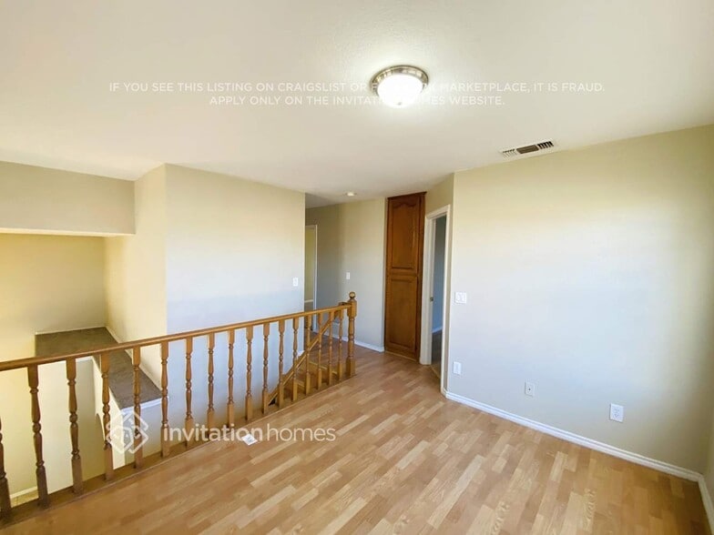 Building Photo - 302 S Quail Ln