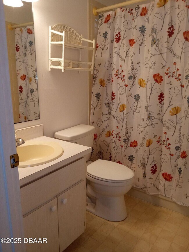 Building Photo - 428 Sandpiper Ct