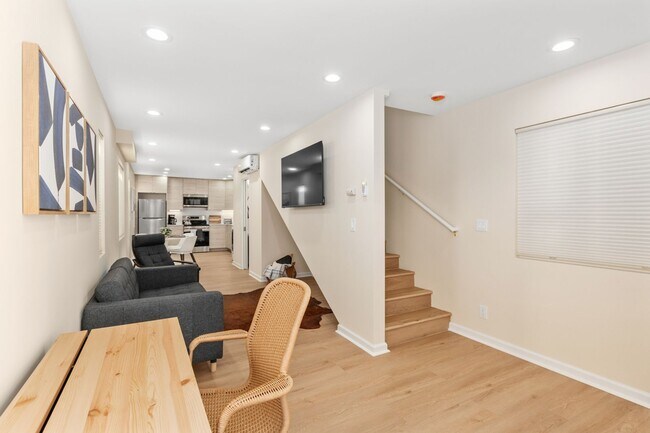 Building Photo - New built and fully furnished 2 bed 2. 5 baths in Point Loma