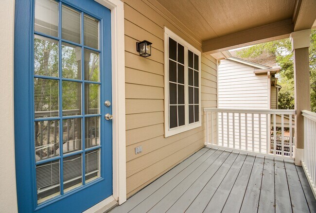 Building Photo - 29725 Sullivan Oaks Dr