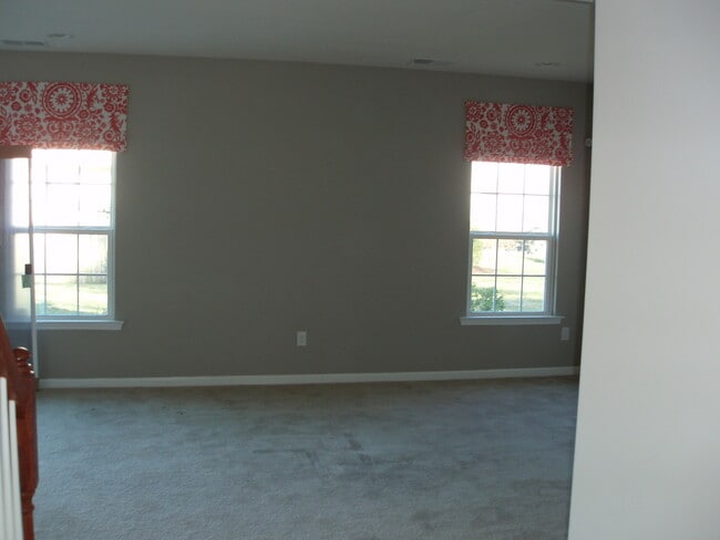 Building Photo - HAMPTON- BEAUTIFUL BRAND NEW MODEL HOME FOR RENT!!