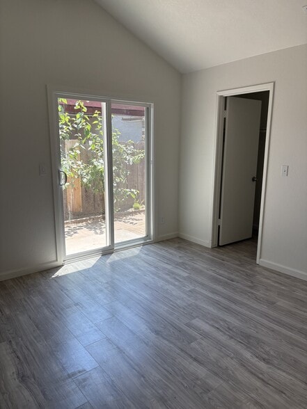 Building Photo - 28260 Posey Ave