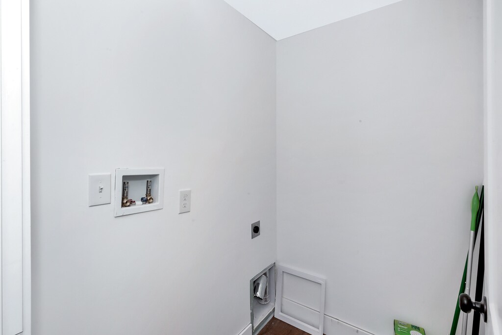 Building Photo - 1805 Oakwood Ave NE