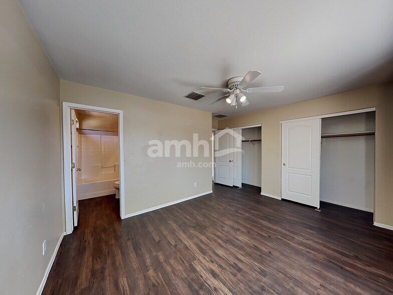 Building Photo - 641 W Flaming Arrow Dr