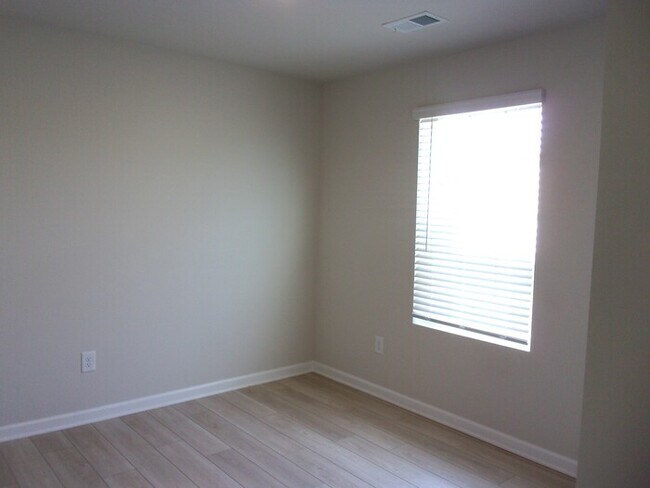 Building Photo - Recently Constructed 3 Bedroom 2 1/2 Bath Home in Walkers Mill