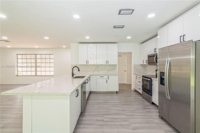 Building Photo - 7300 SW 116th St