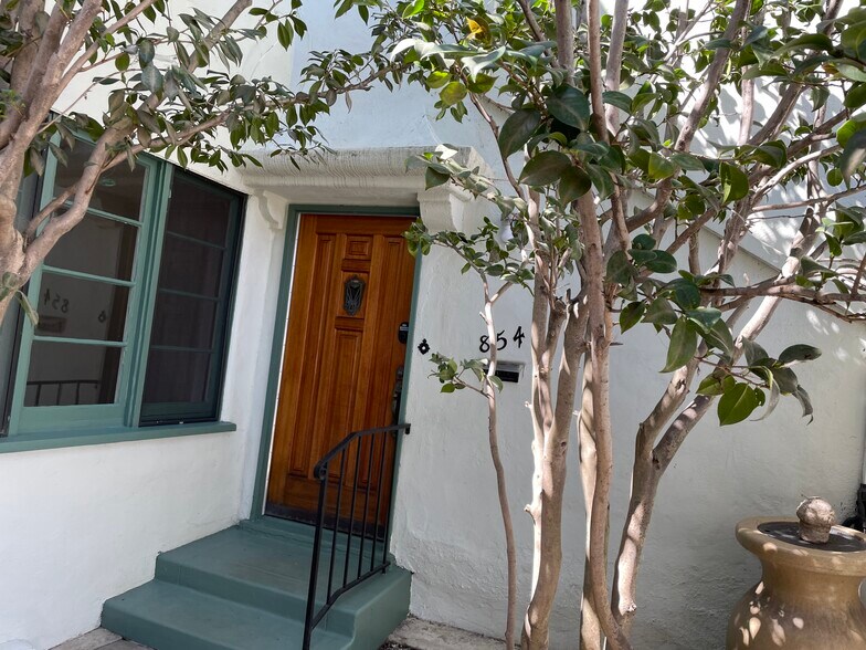 Front Door - 854 19th St