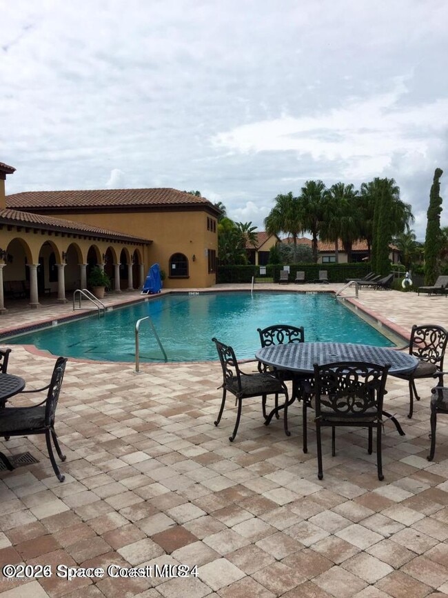 Building Photo - 765 Ventura Dr