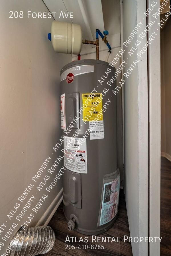 Building Photo - 208 Forest Ave