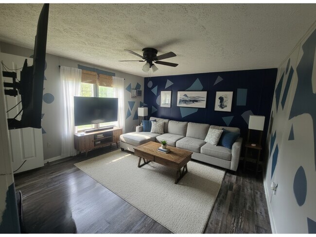 Building Photo - 235 Alview Dr