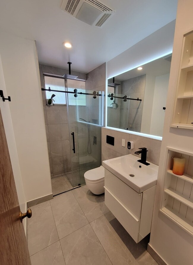 Building Photo - 4380 Entrada Dr