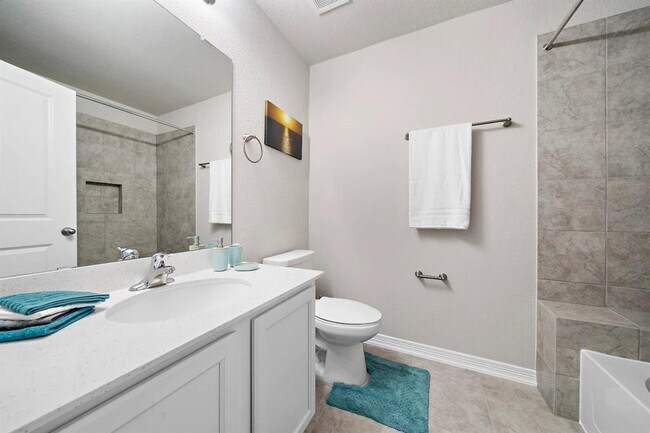 Building Photo - 714 Lee St