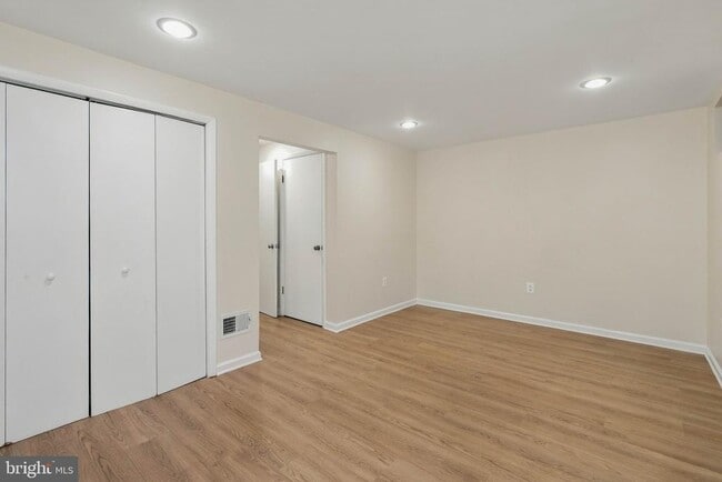 Building Photo - 1327 Alderton Ln