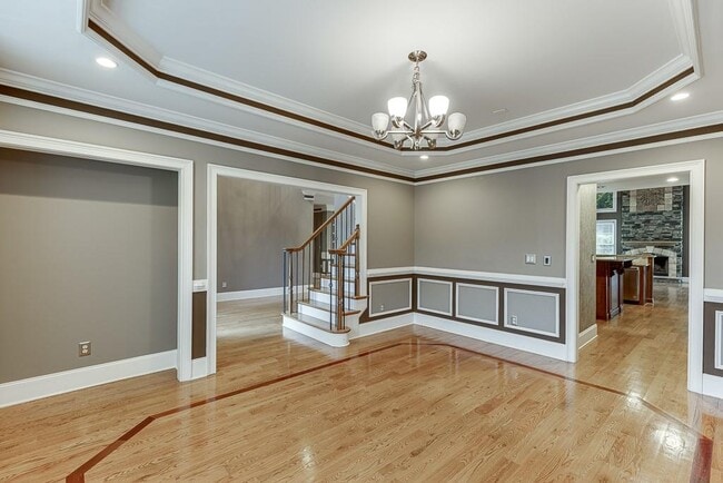 Building Photo - 940 Chateau Forest Rd