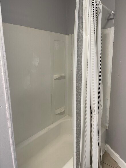 Building Photo - 288 Genesee St