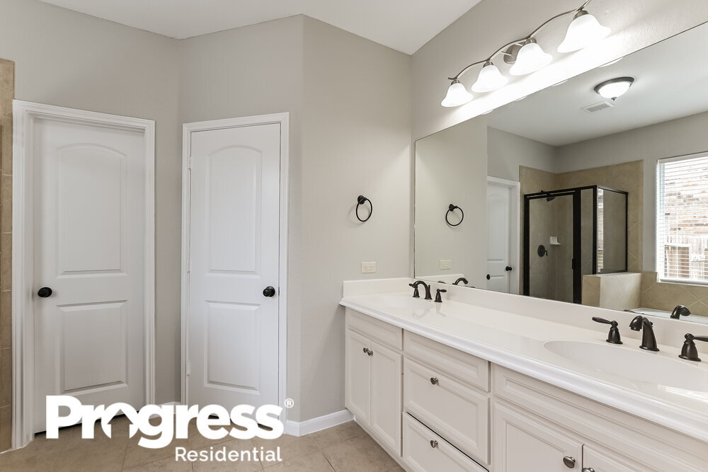 Building Photo - 17611 Sulphur Stream Dr