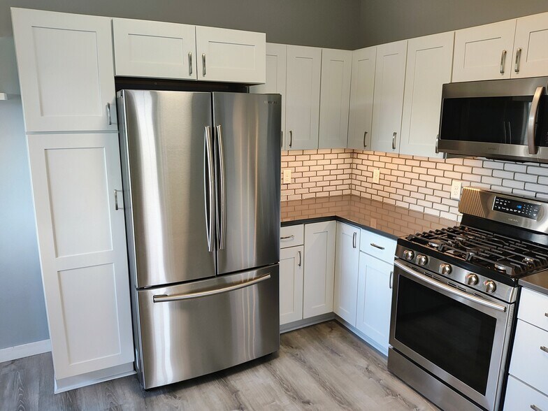 Kitchen - 615 S Main St