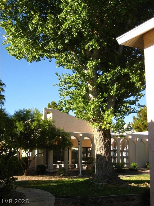 Building Photo - 2894 Lilac Ct