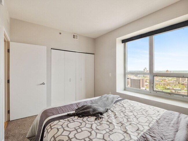 Building Photo - 929 Portland Ave