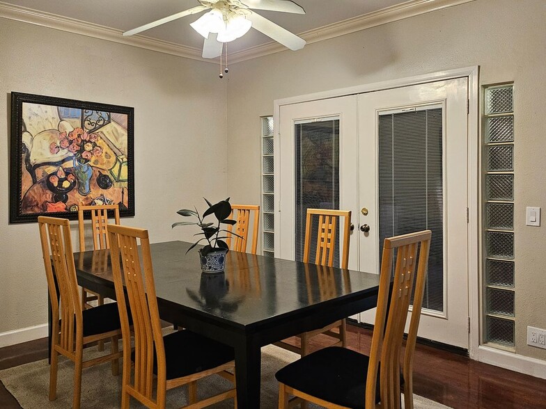 Building Photo - 2635 Puesta Del Sol