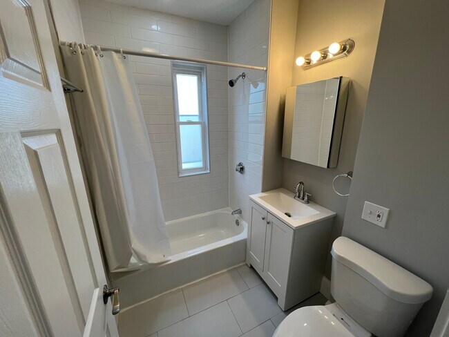 Building Photo - 368 Highland Ave