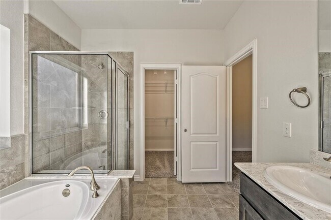 Building Photo - 8430 Sunset Isles Dr