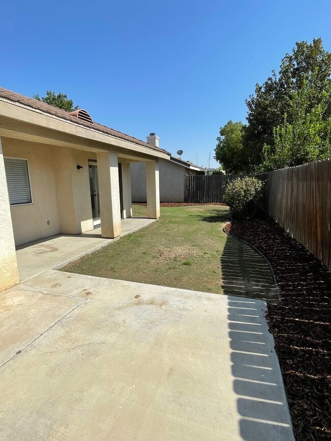 Building Photo - Charming 4 Bedroom Home For Rent