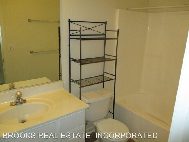 Building Photo - 3 br, 2.5 bath House - 1301 Bridge Crossing