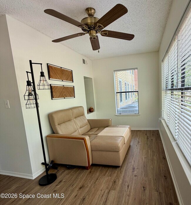 Building Photo - 225 S Tropical Trail