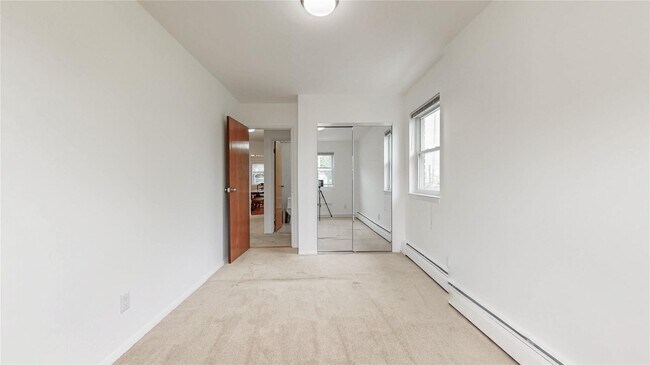 Building Photo - 56-25 Remsen Pl