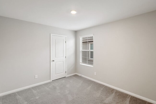 Building Photo - 5 Bedroom Home In Inspirada With Bed And F...