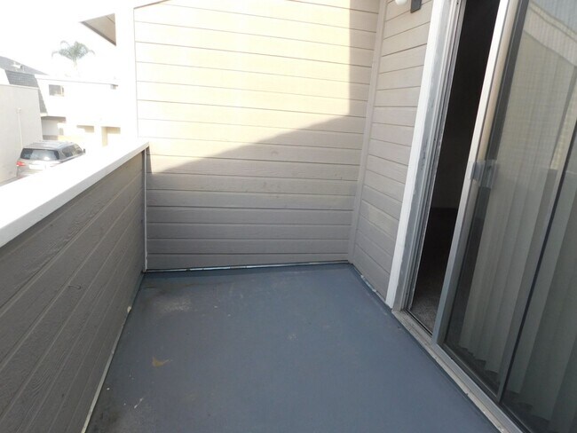 Building Photo - ALH7811