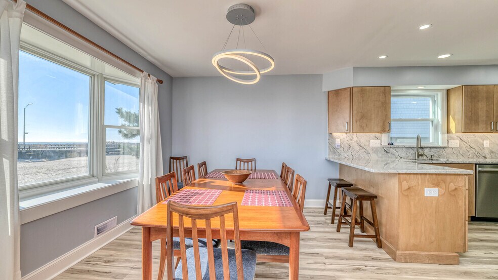 Building Photo - 108 S Newark Ave