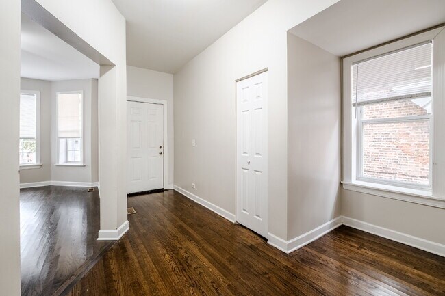 Building Photo - 6111 S Eberhart Ave