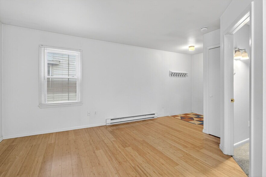 Building Photo - 321 N Fulton St