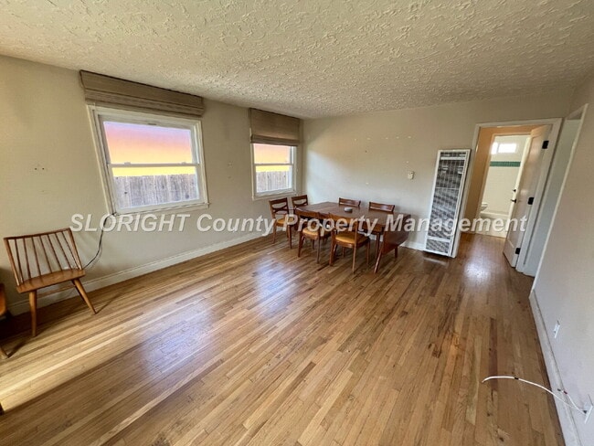 Building Photo - AVAILABLE OCTOBER- Charming Shell Beach Home - 2 Bed / 1 Bath