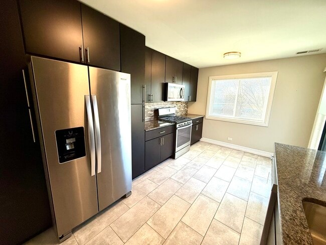 Building Photo - 298 Maplewood Ct