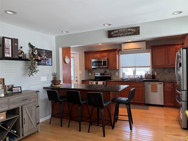 Building Photo - 65 Morning Glory Rd