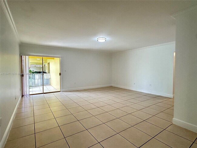 Building Photo - 2536 Van Buren St