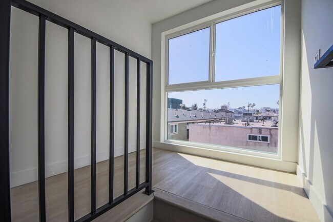 Building Photo - Luxury 2026 Townhomes with Massive Bedrooms + Decks with Views