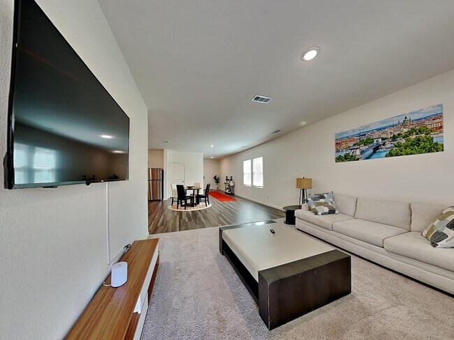 Building Photo - 14141 Emeric St