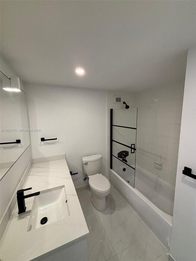 Building Photo - 1000 West Ave